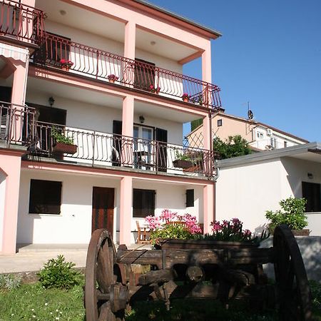 Guest House Zohil Ровинь Экстерьер фото