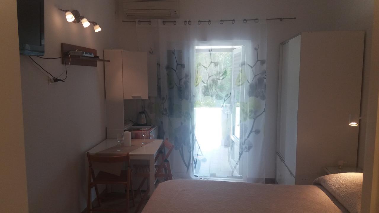 Guest House Zohil Ровинь Экстерьер фото
