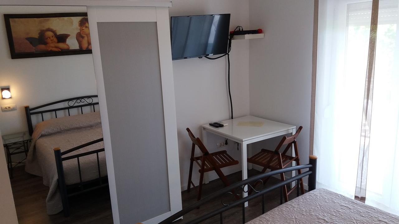 Guest House Zohil Ровинь Экстерьер фото